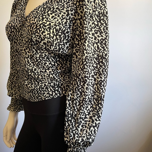Leopard Print Puff Sleeve Crop Top - Picture 6 of 6